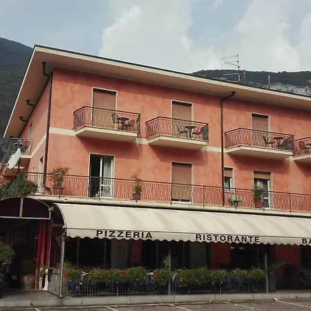 Belvedere Hotel 2*